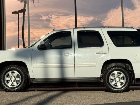Used 2008 GMC Yukon SLT w/ SLT Preferred Equipment Group image 5