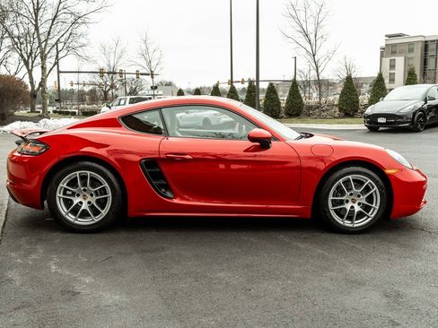 Used 2017 Porsche 718 Cayman image 3