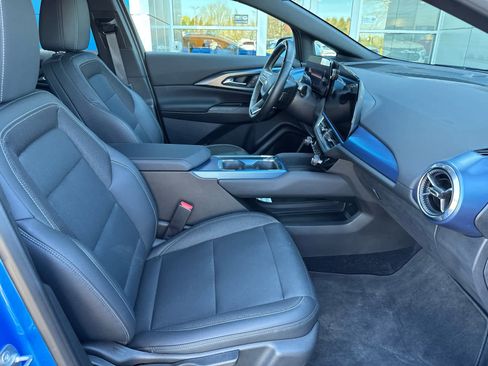 Used 2024 Chevrolet Equinox EV LT w/ Active Safety Package 3 FWD image 4
