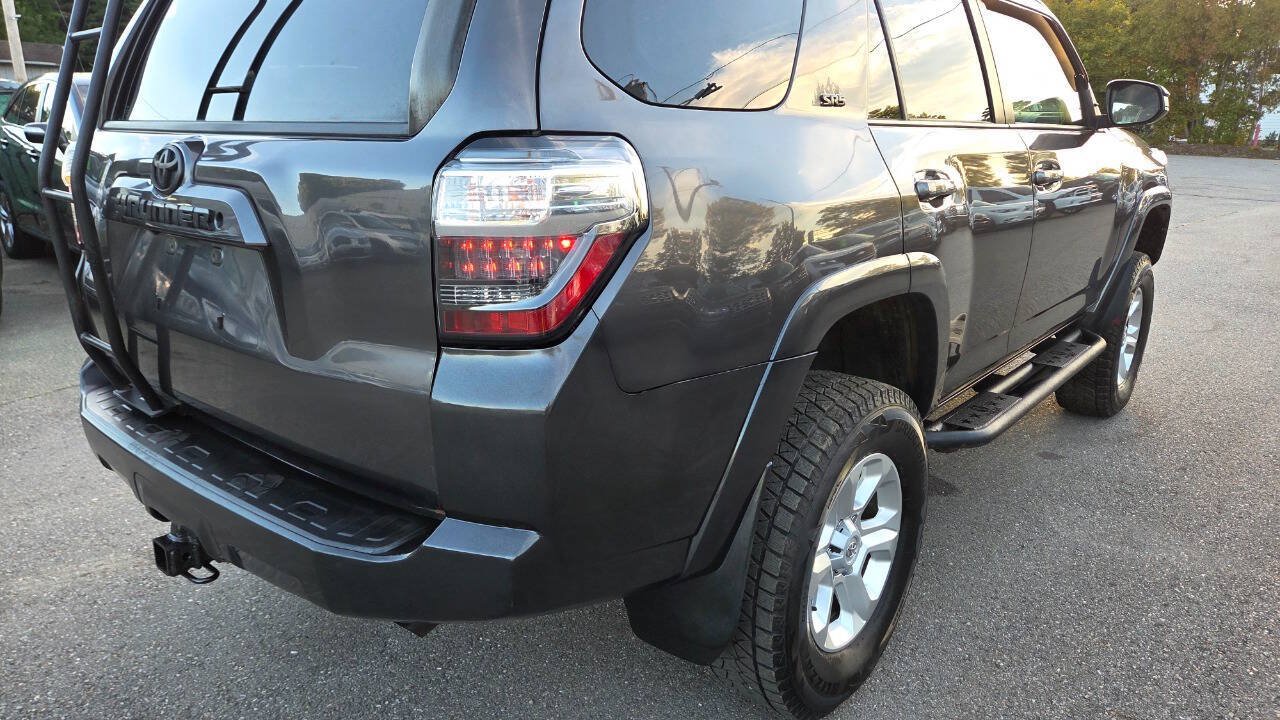 Used 2014 Toyota 4Runner SR5 AWD/4WD image 22
