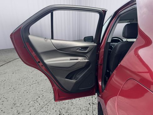 Used 2021 Chevrolet Equinox LT FWD image 30