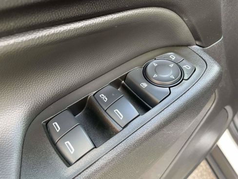 Used 2024 Chevrolet Equinox LT FWD image 6
