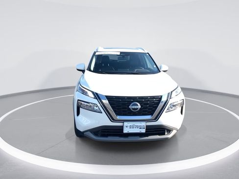 Used 2023 Nissan Rogue SV w/ SV Premium B Package image 3