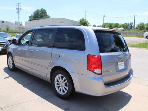 Used 2016 Dodge Grand Caravan SXT FWD image 6