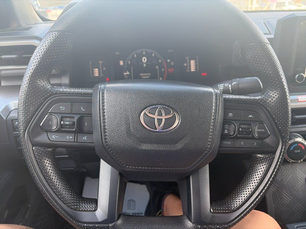 Used 2025 Toyota Tacoma SR5 AWD/4WD image 26