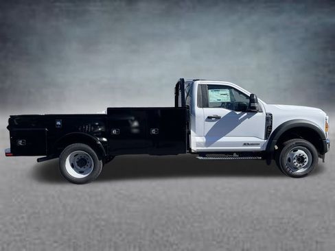 New 2025 Ford F550 4x4 Regular Cab Super Duty image 4