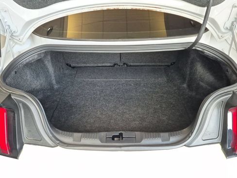 Used 2021 Ford Mustang GT RWD image 17