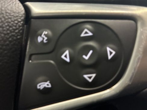 Used 2017 GMC Acadia SLT image 23