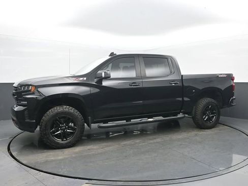 Used 2021 Chevrolet Silverado 1500 LT Trail Boss w/ Convenience Package II image 2