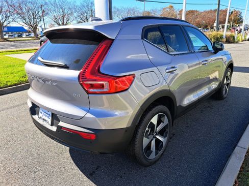 New 2026 Volvo XC40 B4 Plus image 3