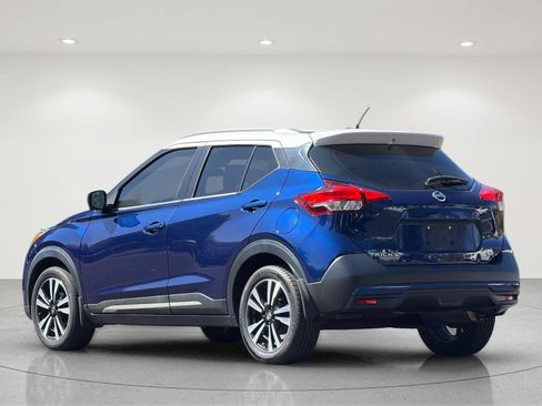 Used 2019 Nissan Kicks SR w/ SR Premium Package FWD image 3