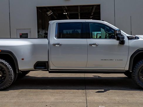 Used 2026 GMC Sierra 3500 Denali Ultimate AWD/4WD image 6