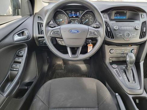 Certified 2017 Ford Focus SE FWD image 31