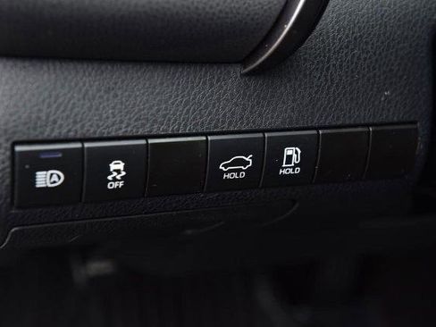 Used 2024 Toyota Camry SE image 10