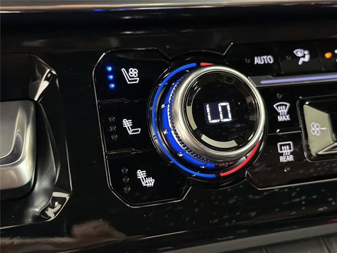 New 2026 GMC Sierra 2500 Denali Ultimate AWD/4WD image 32