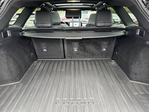 Used 2025 Toyota Crown Signia Limited image 15