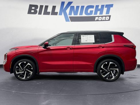 Used 2024 Mitsubishi Outlander SEL AWD/4WD image 2