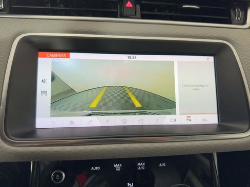 Used 2020 Land Rover Range Rover Evoque S image 40