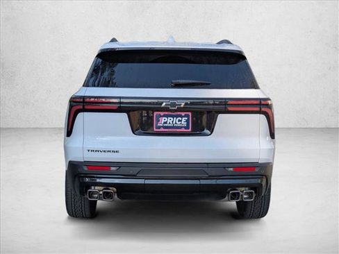 Used 2025 Chevrolet Traverse LT w/ Midnight/Sport Edition image 7