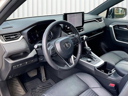 Used 2023 Toyota RAV4 XSE image 4