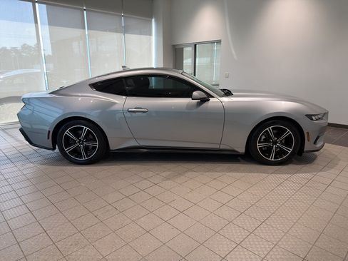 Used 2024 Ford Mustang Coupe RWD image 7