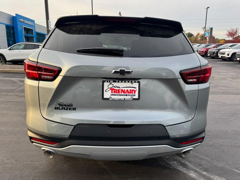 New 2026 Chevrolet Blazer LT w/ Convenience Package FWD image 4