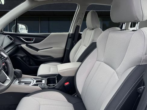 Used 2023 Subaru Forester image 2