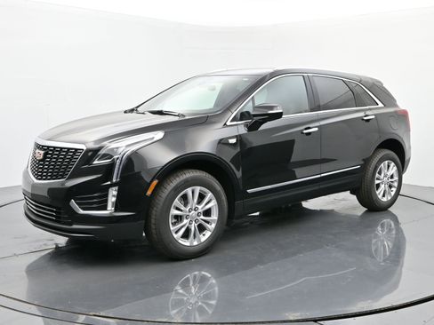 New 2025 Cadillac XT5 Luxury image 1