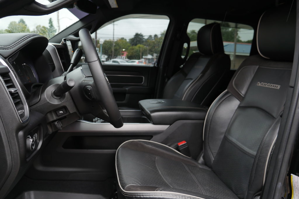 Used 2025 RAM 3500 Laramie AWD/4WD image 21