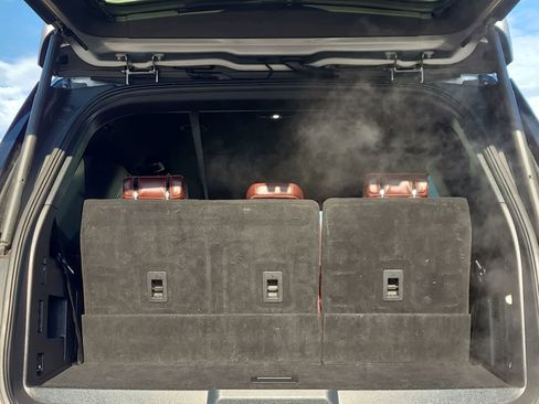 Used 2023 Ford Expedition Limited image 27