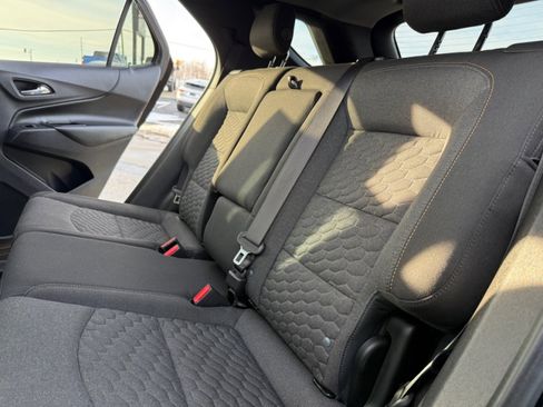 Used 2020 Chevrolet Equinox LT w/ Driver Convenience Package image 17