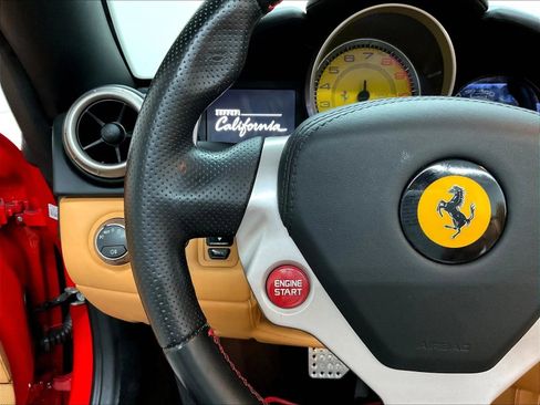 Used 2013 Ferrari California RWD image 19