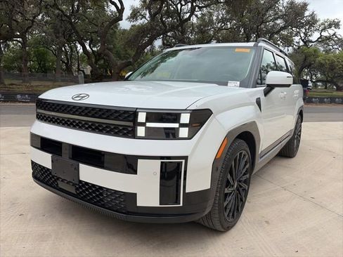 Used 2024 Hyundai Santa Fe Calligraphy FWD image 2