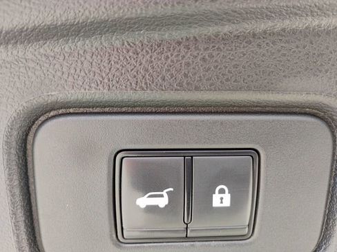 Used 2023 Nissan Pathfinder SL w/ SL Premium Package image 11