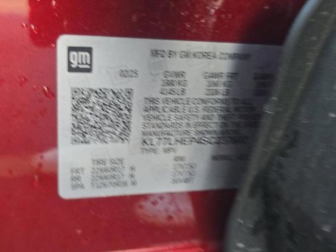 Used 2025 Chevrolet Trax LT w/ LT Convenience Package FWD image 12