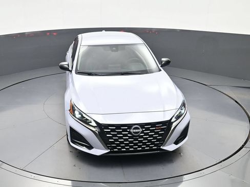 Certified 2025 Nissan Altima 2.5 SR FWD image 28