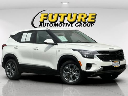 Used 2026 Kia Seltos LX FWD image 2