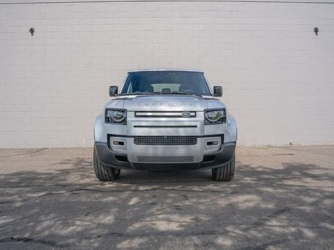 Used 2024 Land Rover Defender 110 SE AWD/4WD image 10