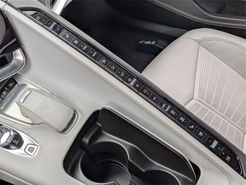 Used 2021 Chevrolet Corvette Stingray w/ Z51 Performance Package image 29