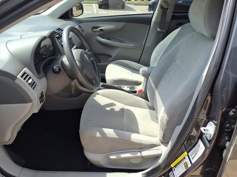 Used 2010 Toyota Corolla LE image 16