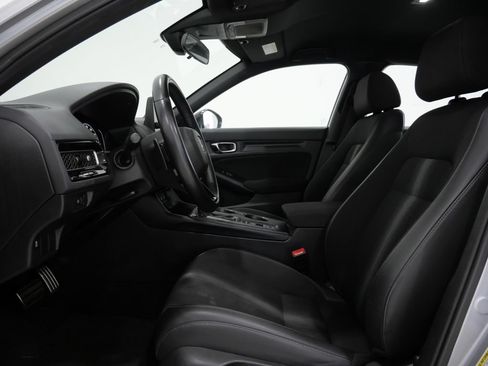 Used 2025 Honda Civic Sport image 12