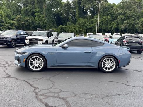 Used 2025 Ford Mustang GT Premium RWD image 3