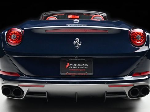 Used 2016 Ferrari California T RWD image 25