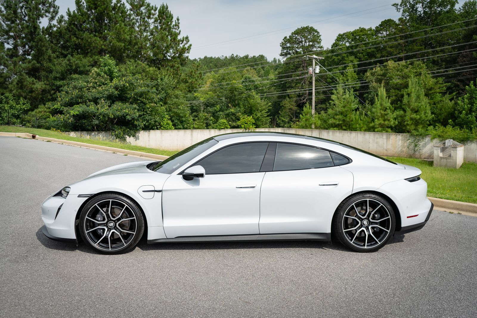 Used 2023 Porsche Taycan RWD image 13