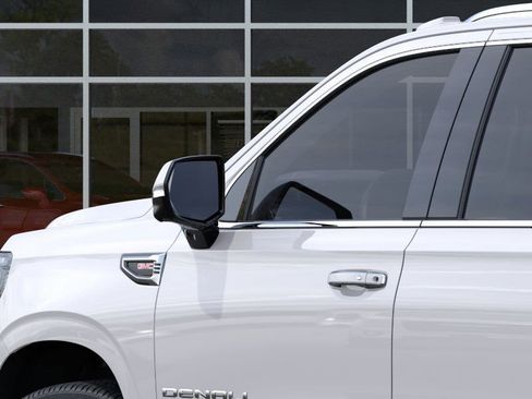 New 2025 GMC Yukon XL Denali w/ Denali Reserve Package image 12
