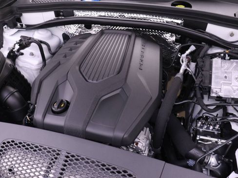 Used 2026 Porsche Macan AWD/4WD image 25