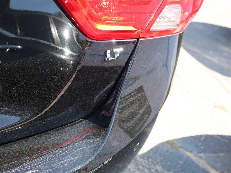 Used 2016 Chevrolet Impala LT FWD image 10