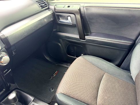 Used 2020 Toyota 4Runner TRD Off-Road image 30