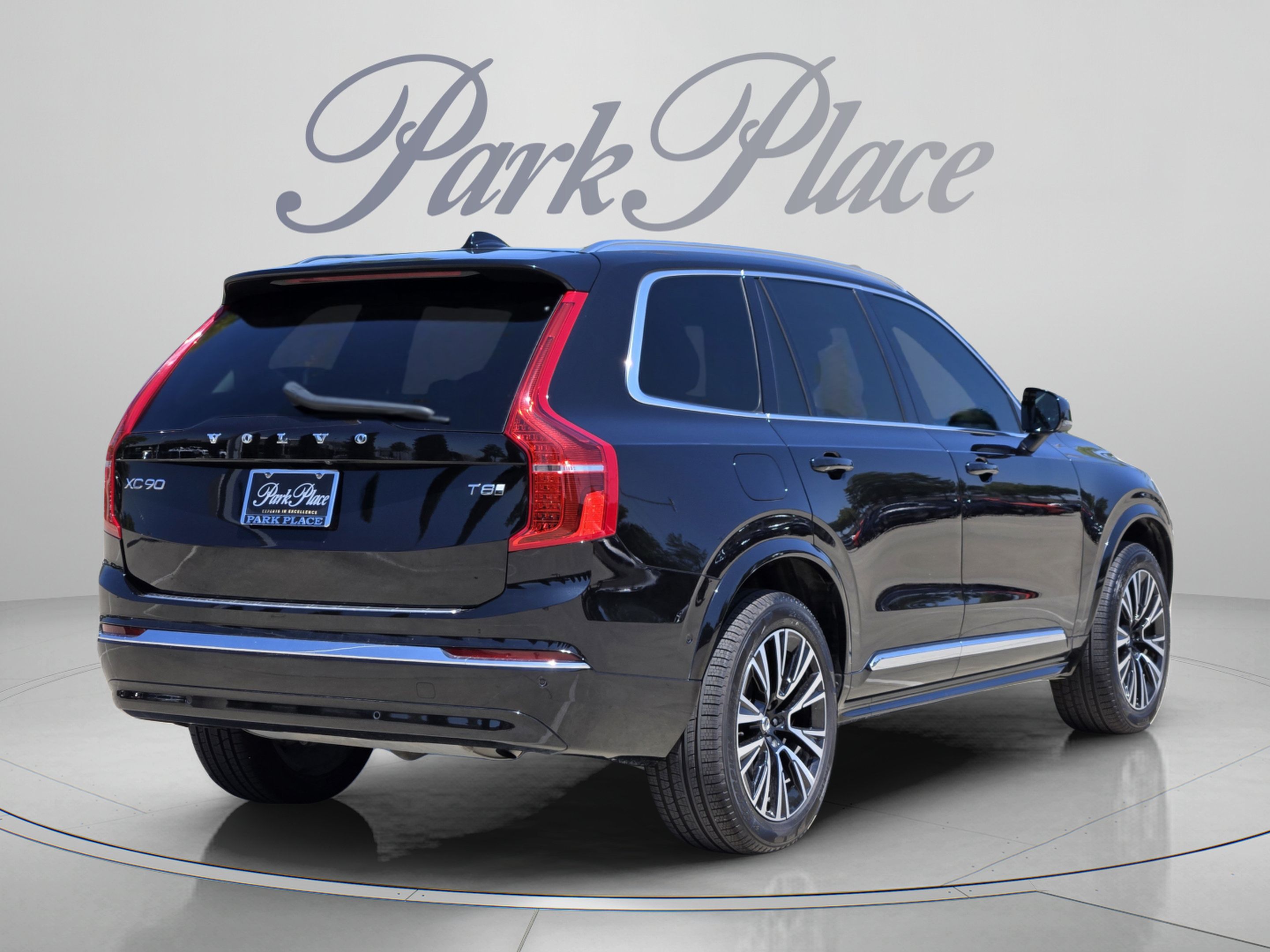 Used 2025 Volvo XC90 T8 Plus w/ Protection Package Premier AWD/4WD image 5