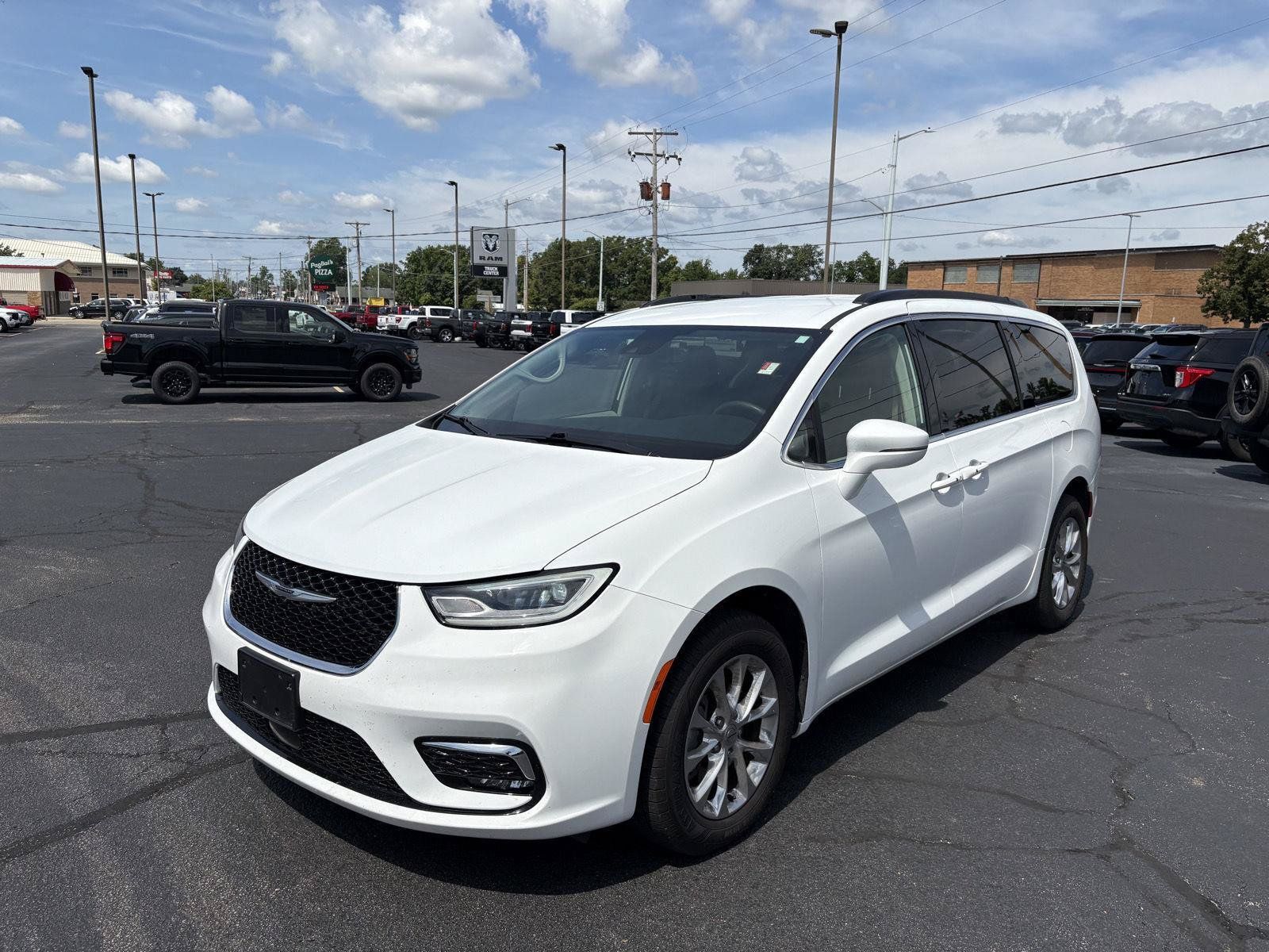 Used 2022 Chrysler Pacifica Touring-L AWD/4WD image 17